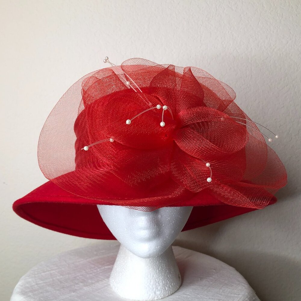LOVELY, Ladies Hat! (Like New)